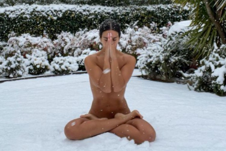 Nakon španske voditeljke, instagram prepun nagih žena u snijegu