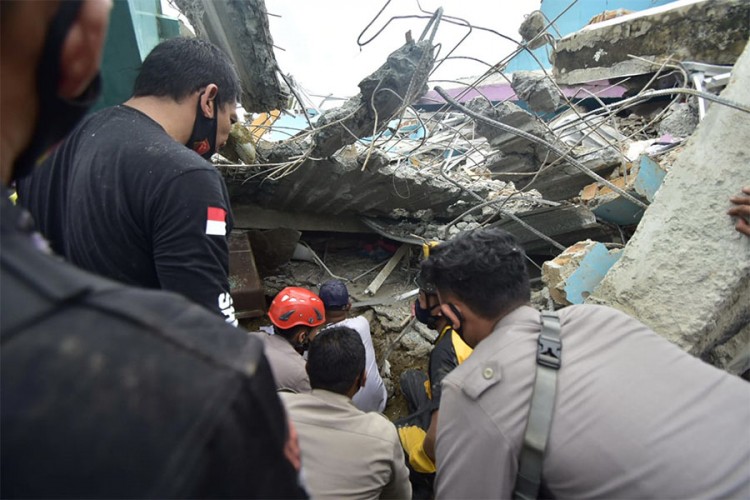 Raste broj žrtava snažnog potresa u Indoneziji