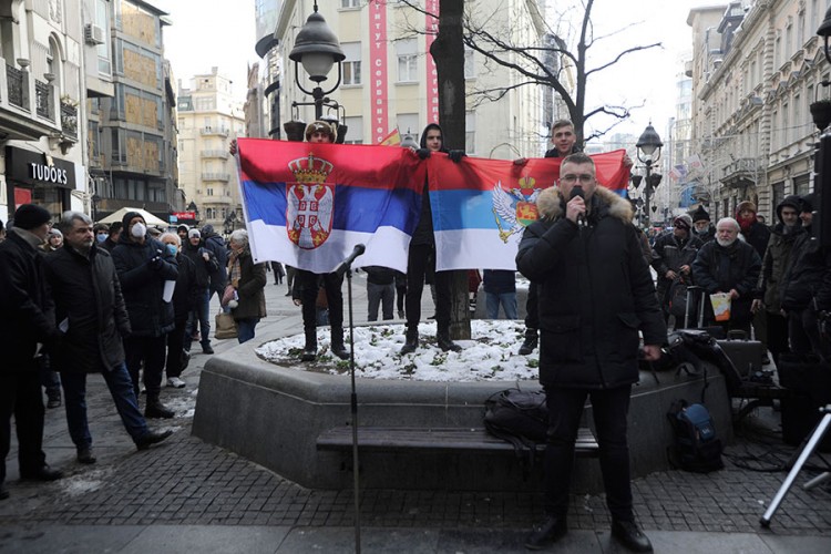 Protest ispred SANU, traže smjenu akademika Kostića