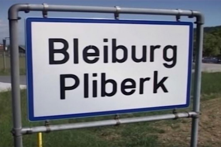 Premazane dvojezične table u Blajburgu