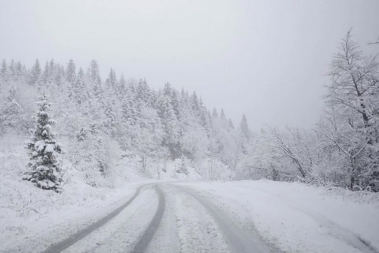 Zbog snijega i dalje blokirana srpska sela na području Bosanskog Grahova