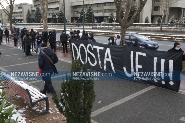 Navijači protestovali ispred N/FS BiH