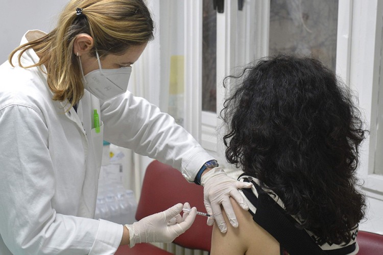 Ublažavanje mjera u Srpskoj tek nakon prvog vala vakcinisanja