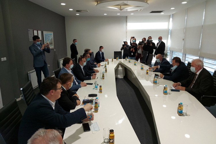 Počeo sastanak Dodika sa novoizabranim gradonačelnikom Istočnog Sarajeva