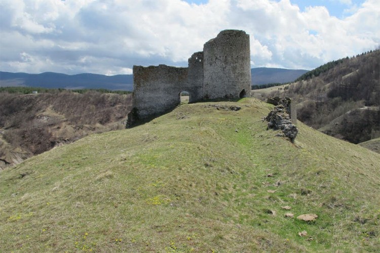 Bajkoviti ostaci srednjovjekovnog grada Bjelaja mamac za turiste