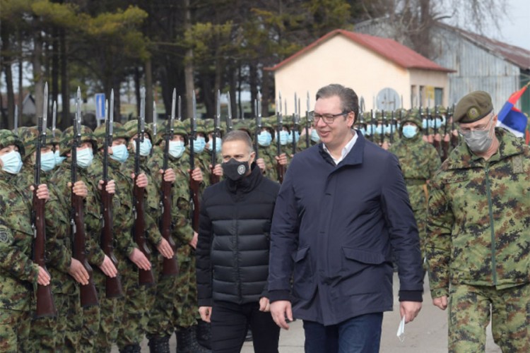 Vučić: Nećemo nikog da napadnemo, čuvamo svoju zemlju