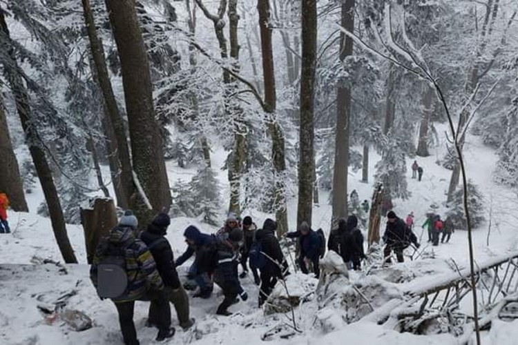 Izveden planinarski uspon na Crni vrh: Marširalo 500 planinara