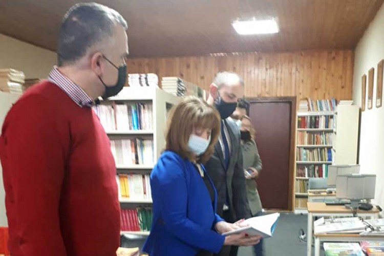 Biblioteka u Kostajnici na poklon dobila 116 knjiga