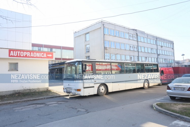 Autobusom blokiran pristup radnicima u "Čajavec alatnice"