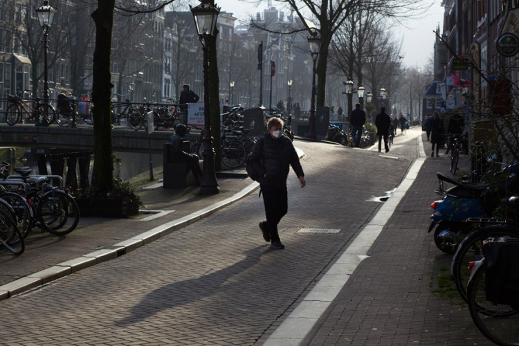 Holandska vlada žuri da usvoji zakon da bi zadržala policijski čas
