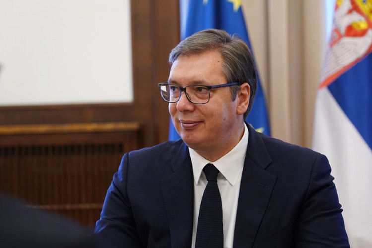 Vučić pokazao indeks: Tri desetke i jedna devetka