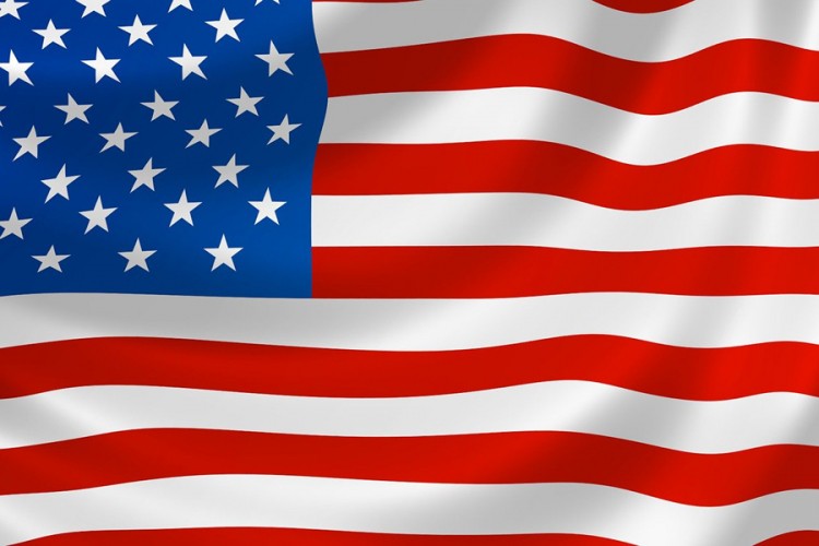 Zastave na pola koplja zbog smrti pola miliona ljudi od kovida u SAD