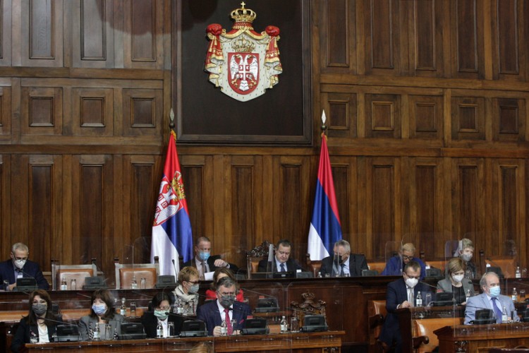 Pozlilo najstarijem poslaniku u Skupštini Srbije usred sjednice
