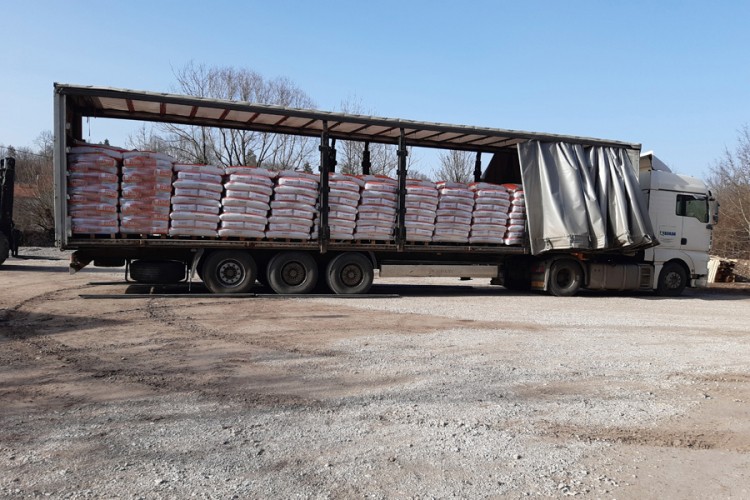 Vojvodina donirala 25 tona stočne hrane srpskim povratnicima u FBiH