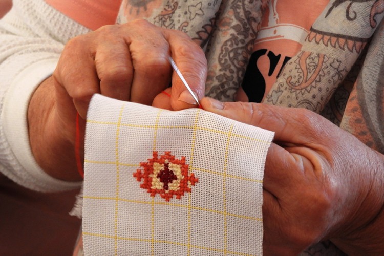 Žene iz udruženja "Snaga Timuna" kroz vez i pletenje čuvaju tradiciju