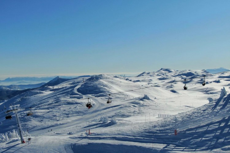 Besplatno skijanje na Jahorini za 62 učenika iz Rogatice