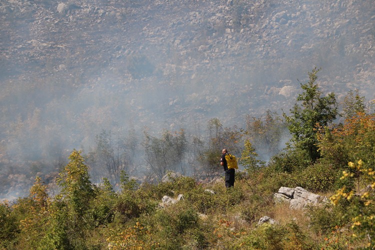 Požarna linija kod trebinjskih sela duga do pet kilometara