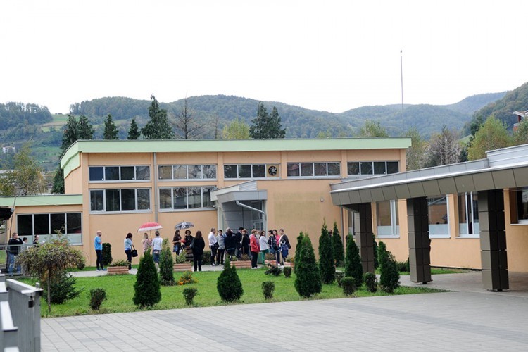 Banjalučka osnovna škola prelazi na nastavu na daljinu, zaražen veliki broj nastavnika