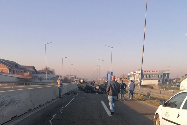 Udes u Trnu: Ima povrijeđenih, obustavljen saobraćaj prema Banjaluci