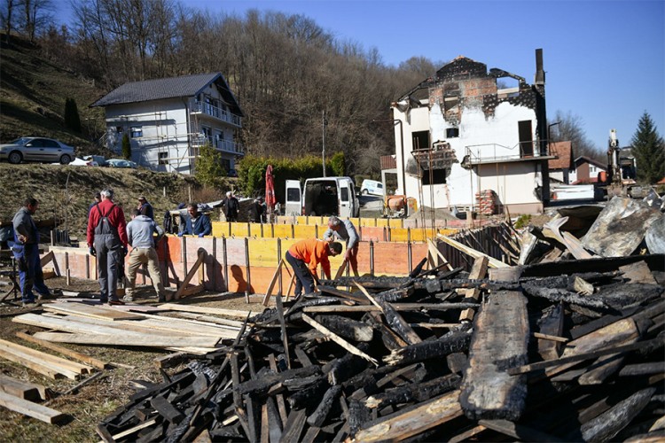 Banjaluka uz Bojaniće,10.000 KM pomoći porodici kojoj je izgorjela kuća
