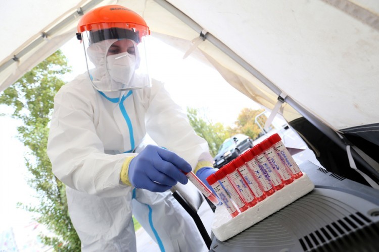 U Srpskoj preminulo pet, zaražene još 323 osobe od virusa korona