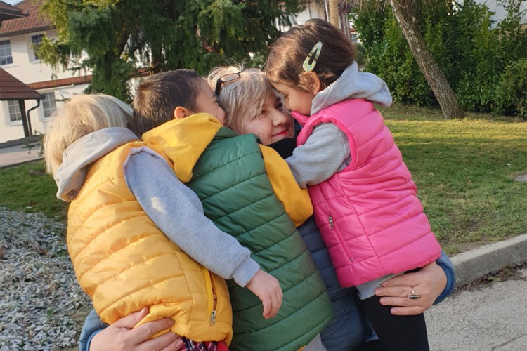 Heroine 8. marta: U zagrljaju SOS mame mir i sreću našlo 17 djece