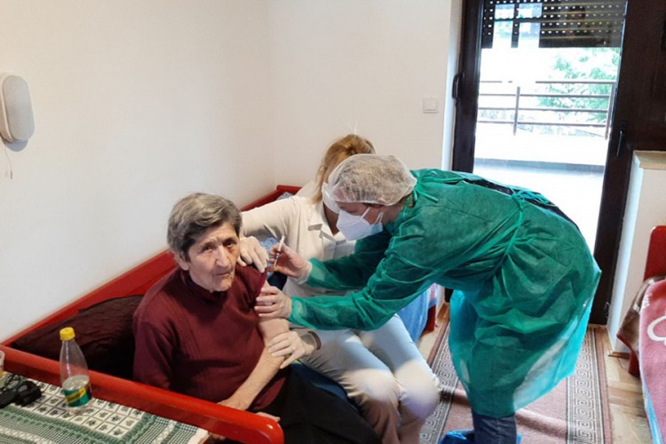Počela vakcinacija u Domu penzionera Trebinje