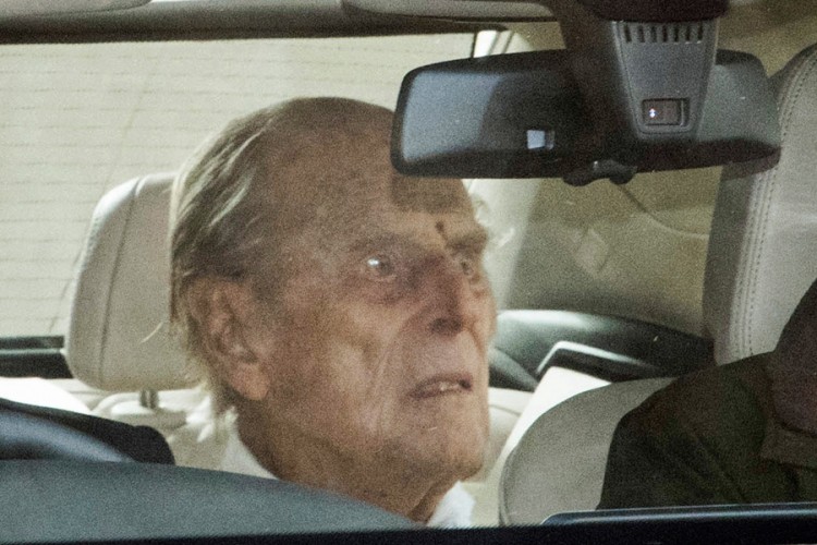 Princ Filip napustio bolnicu nakon skoro mjesec dana