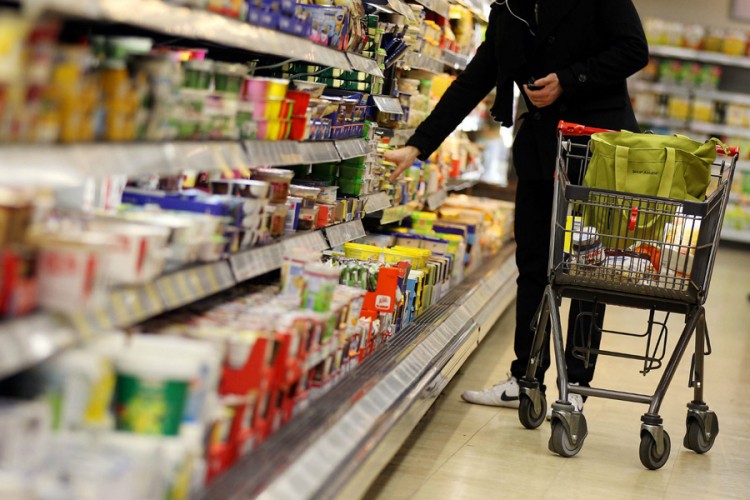 Potrošači na mukama: Cijene osnovnih namirnica divljaju