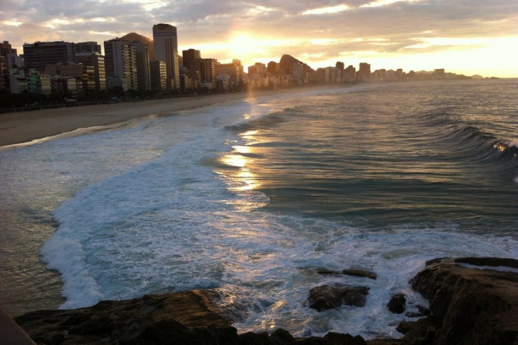 Rio de Žaneiro zatvorio plaže, Bolsonaro: Kako će ljudi dobiti vitamin D?