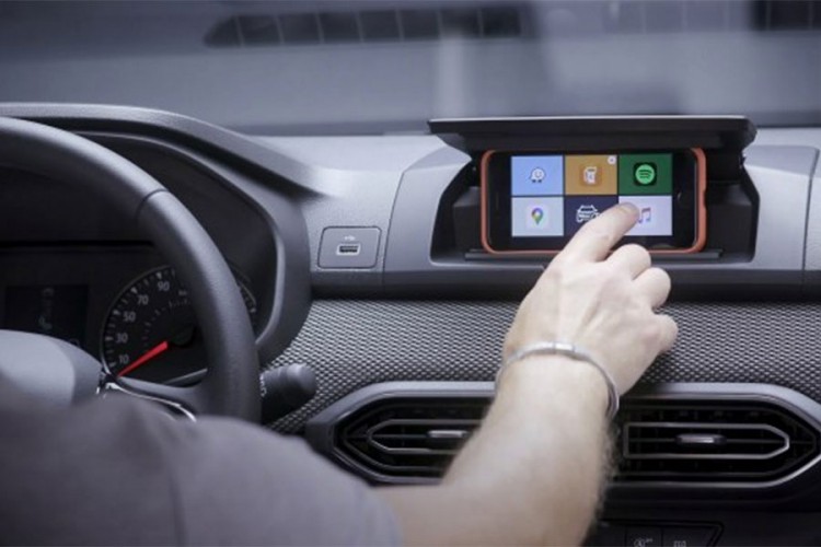 Dacia smislila jeftinu zamjenu za ekran osjetljiv na dodir