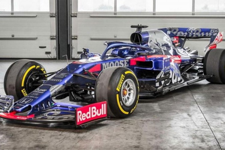 Na prodaju bolid Toro Rosso STR14 iz 2019. godine