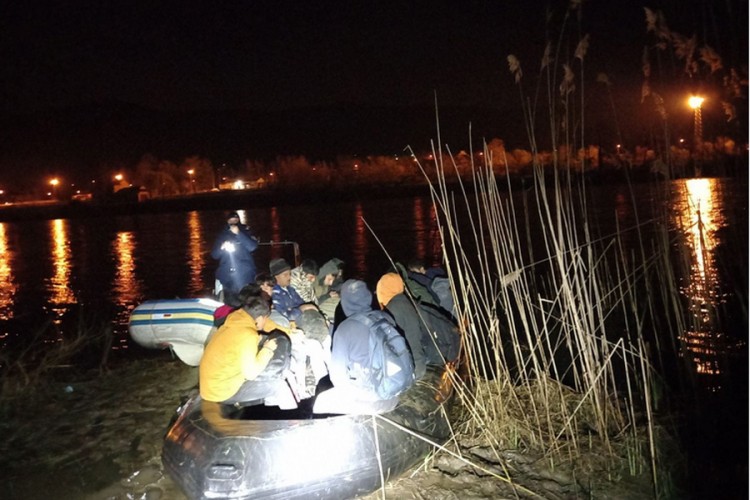 Čamac s 15 migranata zaustavljen na Drini