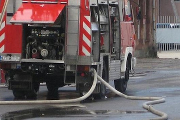 Jedna osoba povrijeđena u požaru u sarajevskom naselju Dobrinja