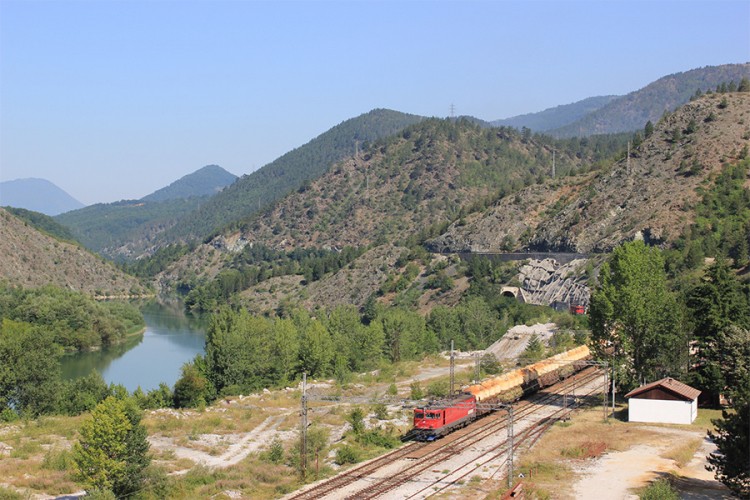 Crna Gora planira veliko ulaganje u rekonstrukciju pruge Beograd-Bar
