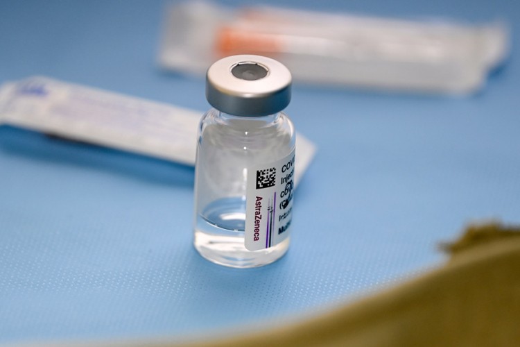 AstraZeneca pauzirala testiranje vakcine na djeci