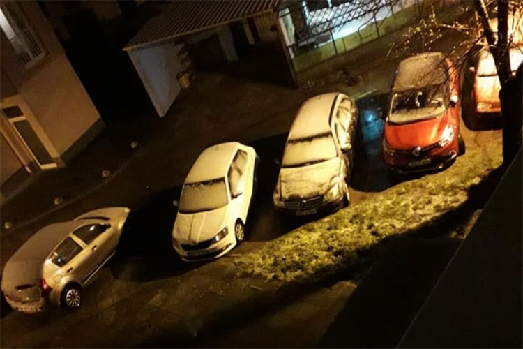 Neuobičajena pojava u aprilu, snijeg pao u Mostaru
