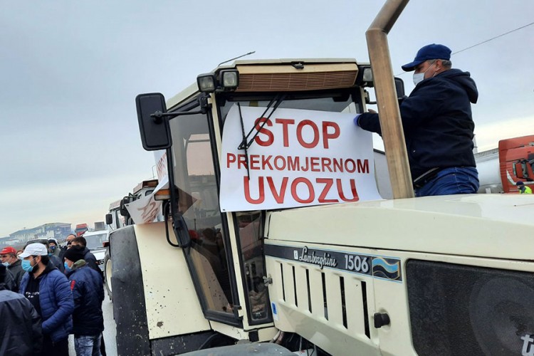 Poljoprivrednici u BiH idu u blokadu granice