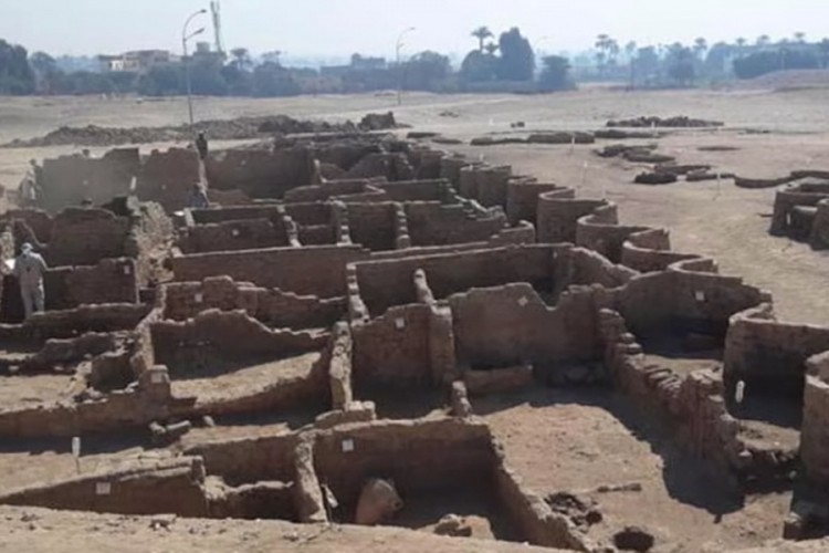 "Zlatni grad" star 3.000 godina pronađen u Egiptu