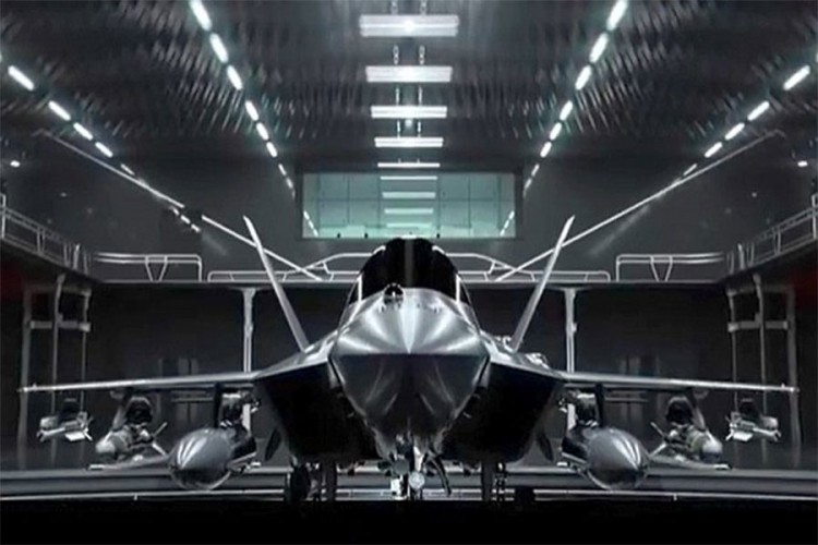 Južna Koreja predstavila svoj borbeni avion
