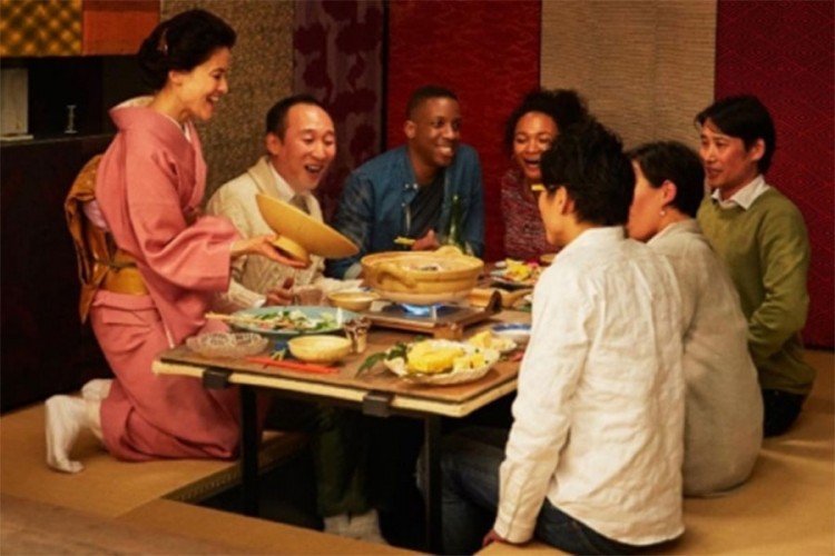 Zašto Japanci sjede na podu dok jedu