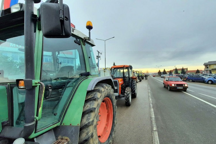 Poljoprivrednici iz BiH najavili blokadu carinskih prelaza