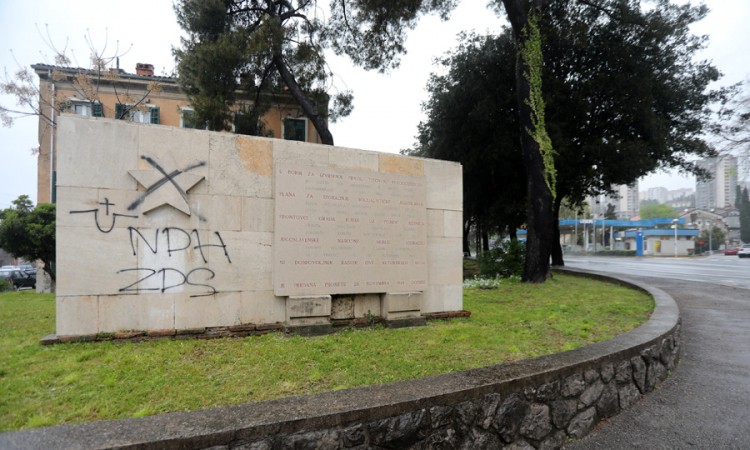 Ustaškim simbolima oskrnavljen antifašistički spomenik u Rijeci