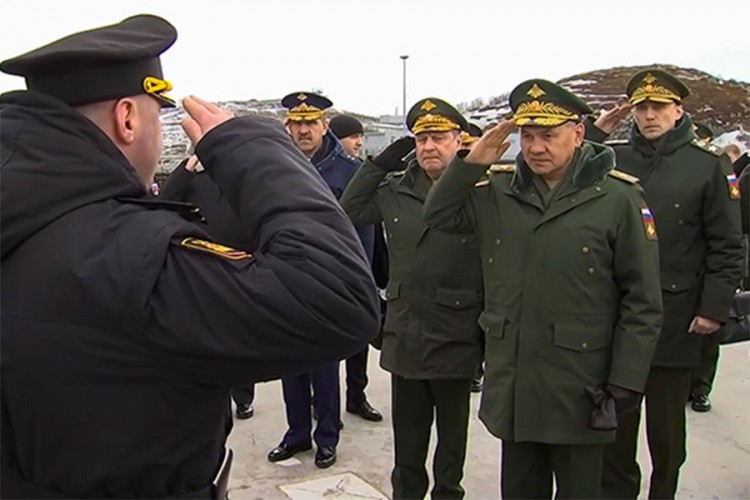Šojgu: NATO koncentriše 40.000 vojnika u blizini ruske granice