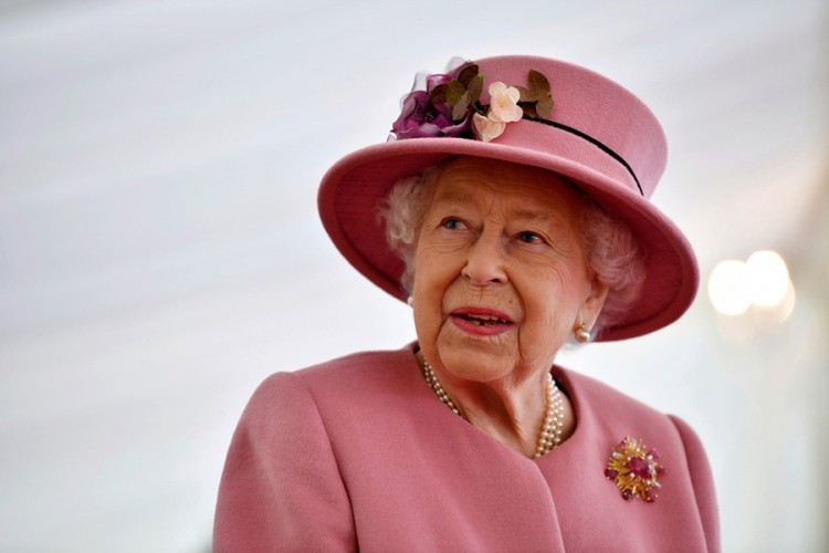 Kraljica Elizabeta II se vratila redovnim obavezama