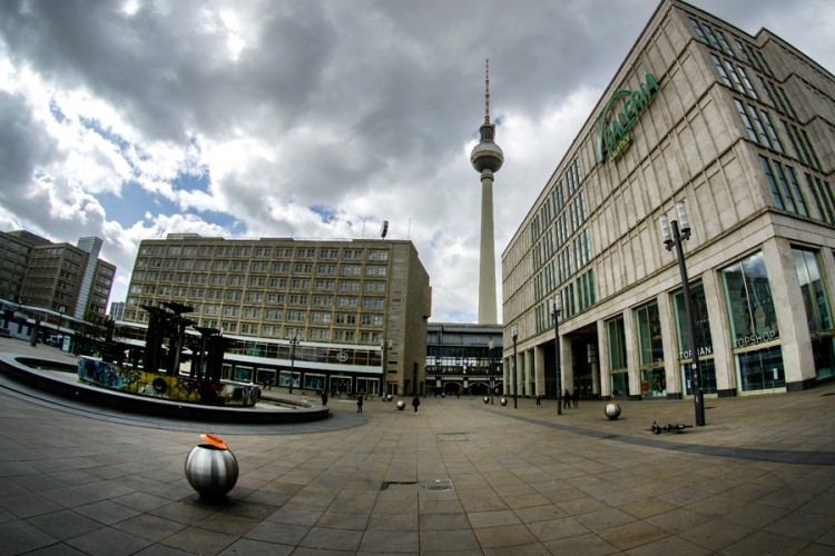 Ekonomski instituti: Pandemija odlaže oporavak Njemačke