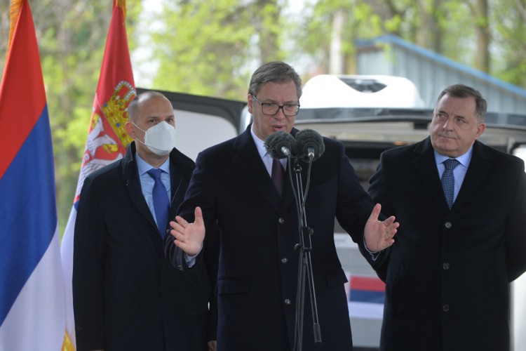 Vučić: Ne znam za ideju o mirnom razlazu BiH, ne osuđujem i ne hvalim