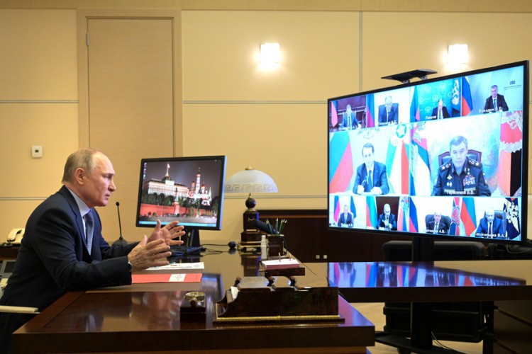 Putin razmatra kontrasankcije Americi