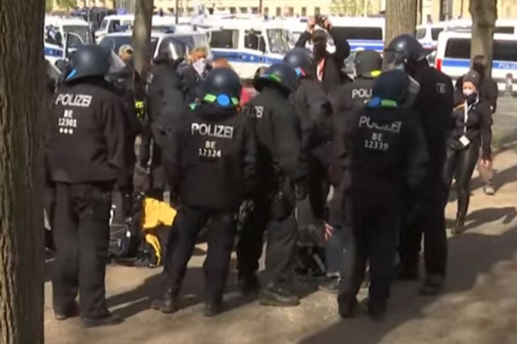 Sukob policije i demonstranata u Berlinu