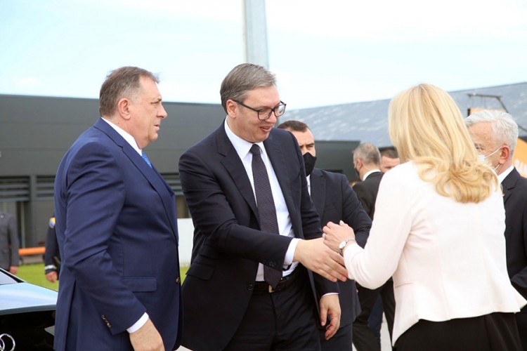 Vučić i delegacija Srbije završili posjetu Banjaluci